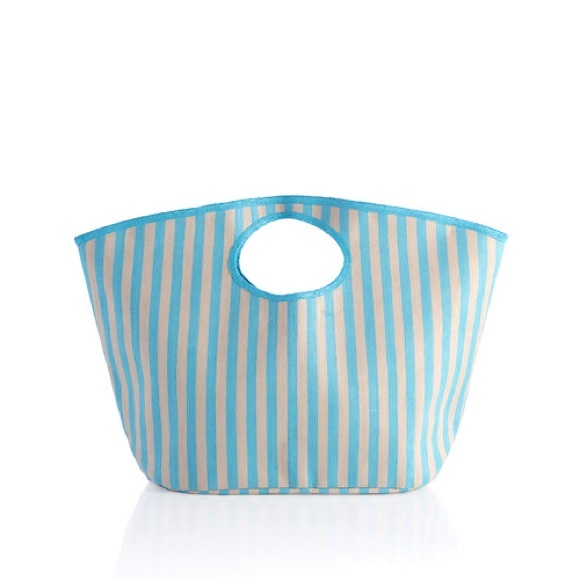 Shiraleah Handbags - NWT Shiraleah Large Tote